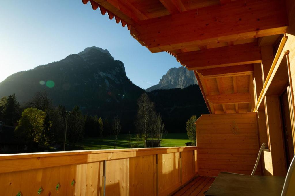 Alpenchalet Im Leutaschtal Bagian luar foto